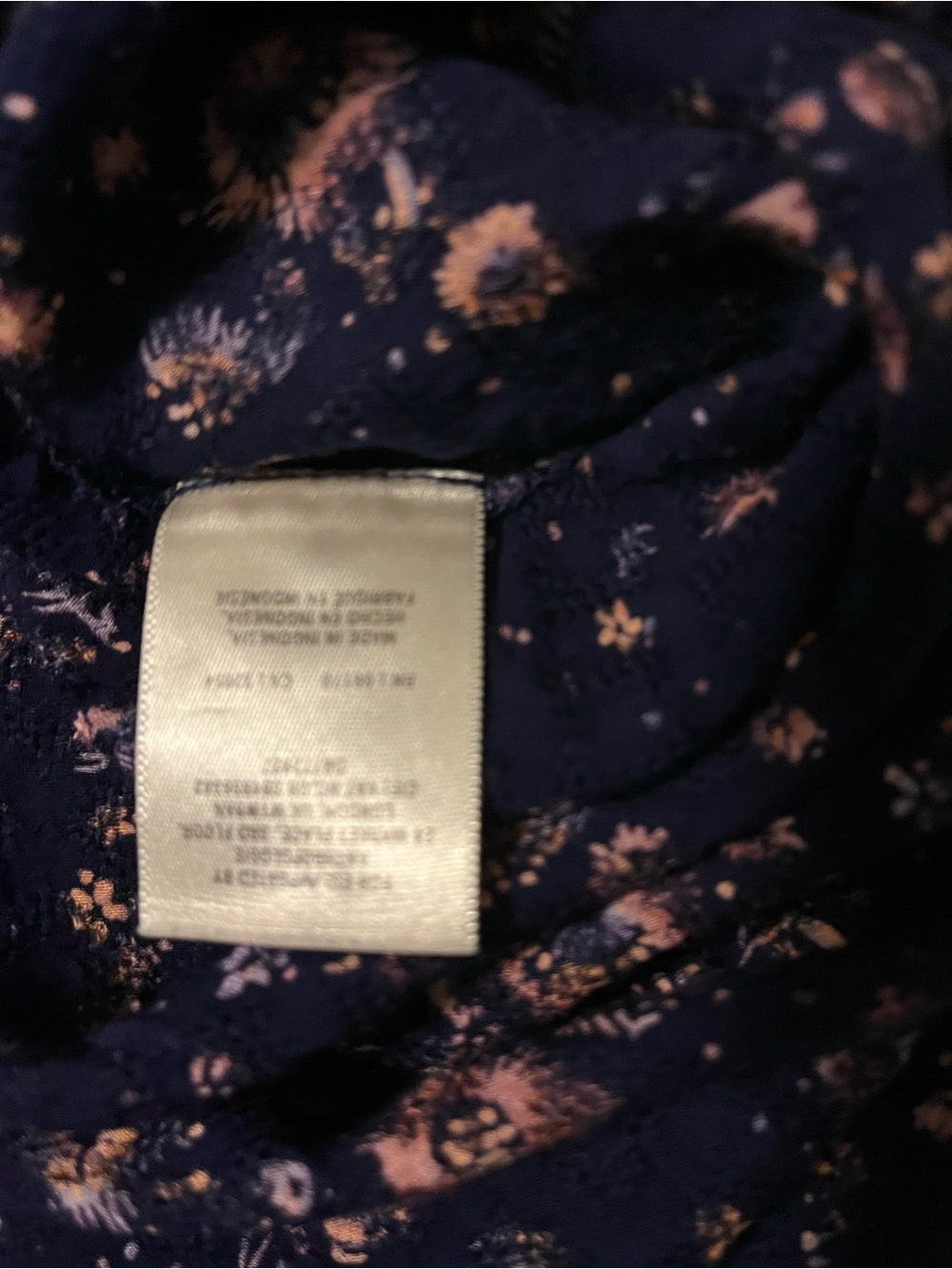 Maeve for Anthropologie Navy Floral Button-Front Rayon/silk blouse - Picture 5 of 6
